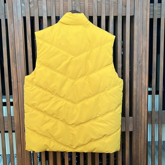Reversable yellow and navy blue vest - Picture 2 of 6